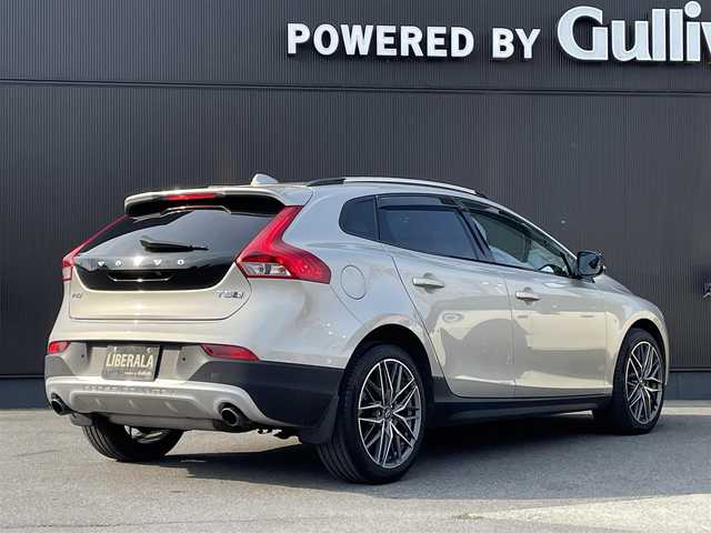 ボルボ Ｖ４０ クロスカントリー T5 AWD サマム 長野県 2018(平30)年 3.9万km ルミナスサンドメタリック ・harman/kardon /・茶革 /・ACC /・BLIS /・LKA /・純正ナビ /・Bカメラ/・PWシート /・シートH/・LEDヘッド/・ウッドパネル /・スマートキー /・ETC /・ブラウンレザーシート /・18インチAW /・luetooth /・パドルシフト /・コーナーセンサー