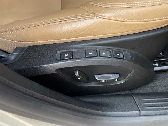 ボルボ Ｖ４０ クロスカントリー T5 AWD サマム 長野県 2018(平30)年 3.9万km ルミナスサンドメタリック ・harman/kardon /・茶革 /・ACC /・BLIS /・LKA /・純正ナビ /・Bカメラ/・PWシート /・シートH/・LEDヘッド/・ウッドパネル /・スマートキー /・ETC /・ブラウンレザーシート /・18インチAW /・luetooth /・パドルシフト /・コーナーセンサー