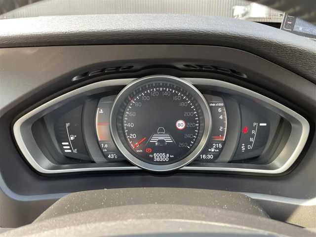 ボルボ Ｖ４０ クロスカントリー T5 AWD サマム 長野県 2018(平30)年 3.9万km ルミナスサンドメタリック ・harman/kardon /・茶革 /・ACC /・BLIS /・LKA /・純正ナビ /・Bカメラ/・PWシート /・シートH/・LEDヘッド/・ウッドパネル /・スマートキー /・ETC /・ブラウンレザーシート /・18インチAW /・luetooth /・パドルシフト /・コーナーセンサー