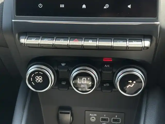 ルノー キャプチャー インテンス 茨城県 2022(令4)年 1.7万km ルージュフラムM ワンオーナー　/３６０度カメラ　/衝突軽減Ｂ　/ＡＣＣ　/ＬＫＡ　/ＢＳＭ　/パーキングアシスト　/ＣａｒＰｌａｙ　/ＢＴ　/ＵＳＢ　/半革　/シートヒーター　/ハンドルヒーター　/ＬＥＤヘッドライト　/ＥＴＣ　/ルーフレール/禁煙車