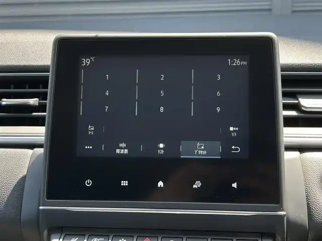 ルノー キャプチャー インテンス 茨城県 2022(令4)年 1.7万km ルージュフラムM ワンオーナー　/３６０度カメラ　/衝突軽減Ｂ　/ＡＣＣ　/ＬＫＡ　/ＢＳＭ　/パーキングアシスト　/ＣａｒＰｌａｙ　/ＢＴ　/ＵＳＢ　/半革　/シートヒーター　/ハンドルヒーター　/ＬＥＤヘッドライト　/ＥＴＣ　/ルーフレール/禁煙車