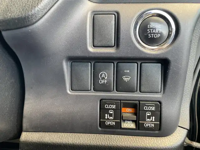 トヨタ ヴォクシー ZS 宮城県 2014(平26)年 11.4万km ブラック ワンオーナー/社外ナビ/Bluetooth/CD・DVD/SD/HDMI/純正アルミホイール16インチ/社外アルミホイール16インチ/ビルトインETC/後席サンシェード/両側パワースライドドア/フロントワイパーデアイサー/アイドリングストップ/横滑り防止/プッシュスタート