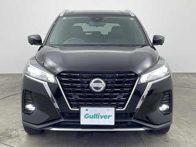 日産 キックス X 兵庫県 2021(令3)年 7.3万km ピュアブラック ・ワンオーナー車/・純正ナビ/CD/DVD/Bluetooth/TV/SD/・全方位カメラ/・デジタルインナーミラー/・ドライブレコーダー/・プロパイロット/・スマートキー/・オートホールド/・衝突被害軽減システム/・ビルドインETC/・車線逸脱警報システム/・クリアランスソナー/・ヘッドライトレベライザー/・LEDライト/・LEDフォグライト/・純正フロアマット/・純正17インチアルミホイール/・オートライト/・ふらつき警報システム/・e-Power