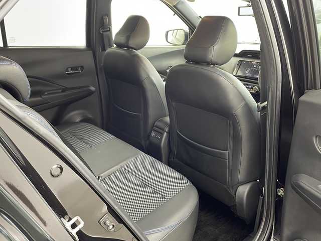 日産 キックス X 兵庫県 2021(令3)年 7.3万km ピュアブラック ・ワンオーナー車/・純正ナビ/CD/DVD/Bluetooth/TV/SD/・全方位カメラ/・デジタルインナーミラー/・ドライブレコーダー/・プロパイロット/・スマートキー/・オートホールド/・衝突被害軽減システム/・ビルドインETC/・車線逸脱警報システム/・クリアランスソナー/・ヘッドライトレベライザー/・LEDライト/・LEDフォグライト/・純正フロアマット/・純正17インチアルミホイール/・オートライト/・ふらつき警報システム/・e-Power