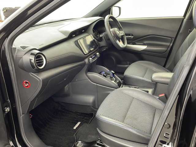 日産 キックス X 兵庫県 2021(令3)年 7.3万km ピュアブラック ・ワンオーナー車/・純正ナビ/CD/DVD/Bluetooth/TV/SD/・全方位カメラ/・デジタルインナーミラー/・ドライブレコーダー/・プロパイロット/・スマートキー/・オートホールド/・衝突被害軽減システム/・ビルドインETC/・車線逸脱警報システム/・クリアランスソナー/・ヘッドライトレベライザー/・LEDライト/・LEDフォグライト/・純正フロアマット/・純正17インチアルミホイール/・オートライト/・ふらつき警報システム/・e-Power