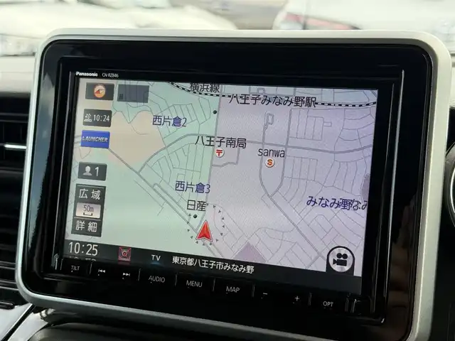 スズキ スペーシア カスタム HYBRID XS ターボ 東京都 2019(令1)年 6.5万km ピュアホワイトP ・ワンオーナー/・スズキセーフティサポート/・デュアルセンサーブレーキサポート/・車線逸脱警報機能/・先行車発進お知らせ機能/・誤発進抑制機能/・クルーズコントロール/・コーナーセンサー/・ヘッドアップディスプレイ/・全方位モニター/・プッシュスタート/・アイドリングストップ/・パドルシフト/・純正メモリーナビ ＜フルセグTV/BT/CD/DVD＞/・ETC/・ドライブレコーダー/・両側パワースライドドア /・ハーフレザーシート/・シートヒーター/・パーソナルテーブル/・後席ロールサンシェード/・スリムサーキュレーター/・SRSエアバッグ（運転席/助手席/サイド）/・LEDヘッドライト/・オートライト/・１５インチ純正アルミホイール/・ドアバイザー/・スマートキー