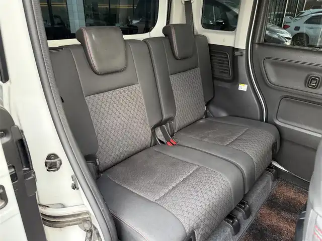 スズキ スペーシア カスタム HYBRID XS ターボ 東京都 2019(令1)年 6.5万km ピュアホワイトP ・ワンオーナー/・スズキセーフティサポート/・デュアルセンサーブレーキサポート/・車線逸脱警報機能/・先行車発進お知らせ機能/・誤発進抑制機能/・クルーズコントロール/・コーナーセンサー/・ヘッドアップディスプレイ/・全方位モニター/・プッシュスタート/・アイドリングストップ/・パドルシフト/・純正メモリーナビ ＜フルセグTV/BT/CD/DVD＞/・ETC/・ドライブレコーダー/・両側パワースライドドア /・ハーフレザーシート/・シートヒーター/・パーソナルテーブル/・後席ロールサンシェード/・スリムサーキュレーター/・SRSエアバッグ（運転席/助手席/サイド）/・LEDヘッドライト/・オートライト/・１５インチ純正アルミホイール/・ドアバイザー/・スマートキー