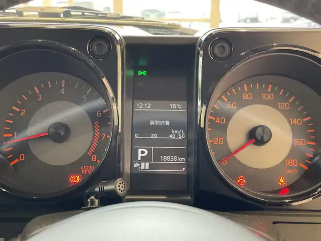 スズキ ジムニー シエラ JC 埼玉県 2023(令5)年 1.9万km ミディアムグレー デュアルセンサーブレーキサポート /純正8インチメモリナビ/　　CD/DVD/BT/フルセグ /バックカメラ /クルーズコントロール /LEDオートライト /シートヒーター /純正15インチアルミホイール /ステアリングスイッチ /ETC