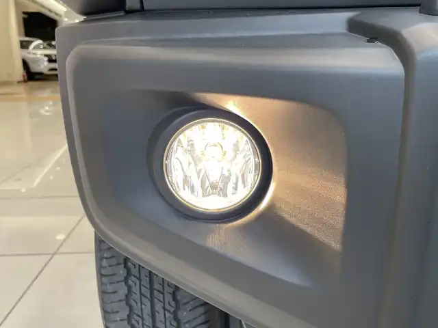 スズキ ジムニー シエラ JC 埼玉県 2023(令5)年 1.9万km ミディアムグレー デュアルセンサーブレーキサポート /純正8インチメモリナビ/　　CD/DVD/BT/フルセグ /バックカメラ /クルーズコントロール /LEDオートライト /シートヒーター /純正15インチアルミホイール /ステアリングスイッチ /ETC