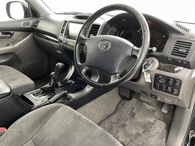 トヨタ ランドクルーザー プラド TX－LTD 福島県 2009(平21)年 12.5万km ブラック ４WD/サンルーフ/トヨタオートアラート/純正7インチナビ/・ワンセグ/TV/SD/AUX/CD/DVD/HDD/AM/FM/・バックカメラ/ETC/フォグライト/・オートライト/・ヘッドライトレベライザー/革巻きハンドル/アルカンターラシート/・3列シート/ルーフレール/ドアバイザー/純正フロアマット/純正17インチアルミ/リモコンキー