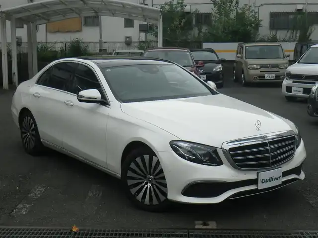 メルセデス・ベンツ Ｅ４００ 4マチック エクスクルーシブ 神奈川県 2018(平30)年 7.6万km ダイヤモンドホワイト メーカーオプションカラーダイヤモンドホワイト/エクスクルーシブパッケージ/・パノラミックスライディングルーフ/・エアバランスパッケージ/・ブルメスターサウンドシステム/4WD/純正ナビ　フルセグTV/（Bluetooth/USB/SD）/CDプレーヤー/360度カメラシステム/パーキングパイロッド/パワートランク/黒革シート/全席シートヒーター/前席メモリー付きパワーシート/前席ベンチレーター/純正ドライブレコーダー/ビルトインETC（DSRC）/LEDヘッドランプ/アダプティブハイビームアシストプラス/ディスタンスパイロットディストロニック/ステアリングパイロッド/アクティブブレーキ/ブレーンチェンジアシスト/エマージェンシーストップアシスト/緊急回避補助システム/レーンキープアシスト/トラフィックサインアシスト/PRE-SAFE/PRE-SAFEインパルスサイド/PRE-SAFEサウンド/後方衝突警告システム/渋滞時緊急ブレーキ機能/キーx2/パドルシフト/取説書/保証書/点検記録（全てベンツディーラーで実施）/　31/2  R2/2  R3/1  R4/2/ R5/2  R6/2  R7/2