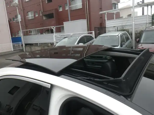 メルセデス・ベンツ Ｅ４００ 4マチック エクスクルーシブ 神奈川県 2018(平30)年 7.6万km ダイヤモンドホワイト メーカーオプションカラーダイヤモンドホワイト/エクスクルーシブパッケージ/・パノラミックスライディングルーフ/・エアバランスパッケージ/・ブルメスターサウンドシステム/4WD/純正ナビ　フルセグTV/（Bluetooth/USB/SD）/CDプレーヤー/360度カメラシステム/パーキングパイロッド/パワートランク/黒革シート/全席シートヒーター/前席メモリー付きパワーシート/前席ベンチレーター/純正ドライブレコーダー/ビルトインETC（DSRC）/LEDヘッドランプ/アダプティブハイビームアシストプラス/ディスタンスパイロットディストロニック/ステアリングパイロッド/アクティブブレーキ/ブレーンチェンジアシスト/エマージェンシーストップアシスト/緊急回避補助システム/レーンキープアシスト/トラフィックサインアシスト/PRE-SAFE/PRE-SAFEインパルスサイド/PRE-SAFEサウンド/後方衝突警告システム/渋滞時緊急ブレーキ機能/キーx2/パドルシフト/取説書/保証書/点検記録（全てベンツディーラーで実施）/　31/2  R2/2  R3/1  R4/2/ R5/2  R6/2  R7/2