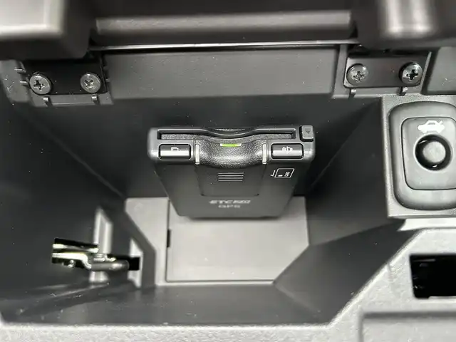 ダイハツ コペン GRスポーツ 愛媛県 2024(令6)年 0.2万km パールホワイトⅢ GR専用レカロシート/momo製専用革巻きステアリングホイール/アクティブトップ(電動開閉式ルーフ)/BBS製専用鍛造16インチアルミホイール/ATOTO7型ディスプレイオーディオ/バックカメラ/PORMIDO製ミラー型ドライブレコーダー/パドルシフト/トランクイージークローザー機能/ステアリングリモコン/LEDヘッドライト/バックソナー/電格ミラー/シガーソケット/現状サマー(BBSAW)(165/50/R16)/BRIDGESTONE POTENZA RE050A