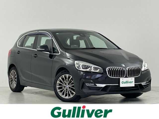 ＢＭＷ ２１８ｄ アクティブツアラー ラグジュアリー 大阪府 2019(令1)年 4.2万km サファイアブラックP 純正メーカーナビ【CD/DVD/Bluetooth/フルセグ】/バックカメラ/パワーバックドア/衝突軽減ブレーキ/レーダークルーズコントロール/レーンキープアシスト/レザーシート/D席パワーシート/シートヒーター/クリアランスソナー/LEDヘッドライト/オートライト/純正17インチAW/フロアマット/スマートキー