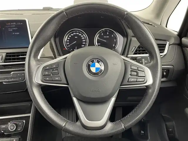 ＢＭＷ ２１８ｄ アクティブツアラー ラグジュアリー 大阪府 2019(令1)年 4.2万km サファイアブラックP 純正メーカーナビ【CD/DVD/Bluetooth/フルセグ】/バックカメラ/パワーバックドア/衝突軽減ブレーキ/レーダークルーズコントロール/レーンキープアシスト/レザーシート/D席パワーシート/シートヒーター/クリアランスソナー/LEDヘッドライト/オートライト/純正17インチAW/フロアマット/スマートキー