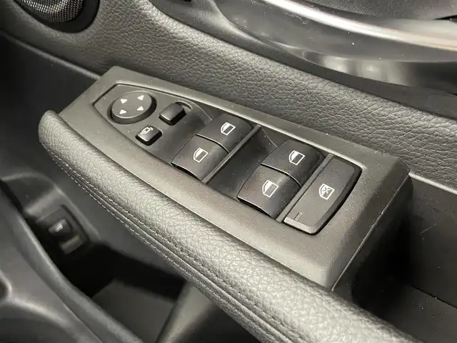 ＢＭＷ ２１８ｄ アクティブツアラー ラグジュアリー 大阪府 2019(令1)年 4.2万km サファイアブラックP 純正メーカーナビ【CD/DVD/Bluetooth/フルセグ】/バックカメラ/パワーバックドア/衝突軽減ブレーキ/レーダークルーズコントロール/レーンキープアシスト/レザーシート/D席パワーシート/シートヒーター/クリアランスソナー/LEDヘッドライト/オートライト/純正17インチAW/フロアマット/スマートキー