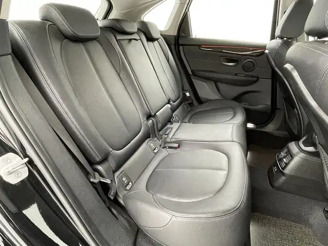 ＢＭＷ ２１８ｄ アクティブツアラー ラグジュアリー 大阪府 2019(令1)年 4.2万km サファイアブラックP 純正メーカーナビ【CD/DVD/Bluetooth/フルセグ】/バックカメラ/パワーバックドア/衝突軽減ブレーキ/レーダークルーズコントロール/レーンキープアシスト/レザーシート/D席パワーシート/シートヒーター/クリアランスソナー/LEDヘッドライト/オートライト/純正17インチAW/フロアマット/スマートキー