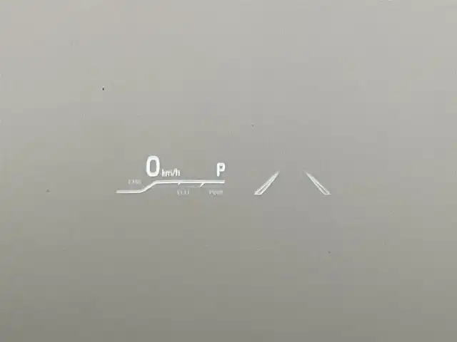 トヨタ クラウン ハイブリッド RS 埼玉県 2020(令2)年 5.2万km シルバーM 純正１２．３インチナビ　パノラミックビューモニター　ＢＳＭ　ＨＵＤ　ビルトインＥＴＣ２．０　ドライブレコーダー　三眼ＬＥＤ　セーフティセンス　レーダークルーズ　シートヒーター　ステアリングヒーター