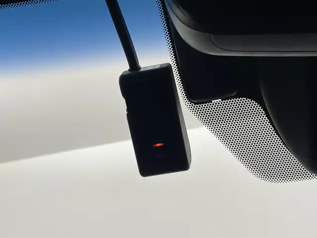 トヨタ クラウン ハイブリッド RS 埼玉県 2020(令2)年 5.2万km シルバーM 純正１２．３インチナビ　パノラミックビューモニター　ＢＳＭ　ＨＵＤ　ビルトインＥＴＣ２．０　ドライブレコーダー　三眼ＬＥＤ　セーフティセンス　レーダークルーズ　シートヒーター　ステアリングヒーター