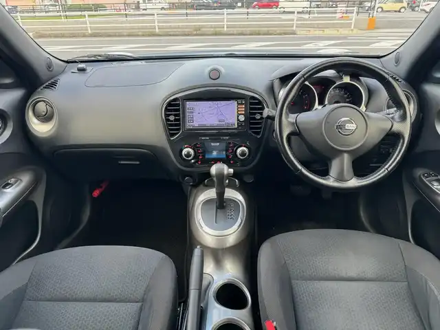 日産 ジューク 15RX タイプV 滋賀県 2013(平25)年 8.8万km ガンＭ 純正フルセグナビ/　フルセグ Bluetooth CD DVD SD AM FM/バックカメラ/ビルトインETC/スマートキー×2/プッシュスタート/取扱説明書/保証書/電動格納ミラー/パワーステアリング/パワーウィンドウ/