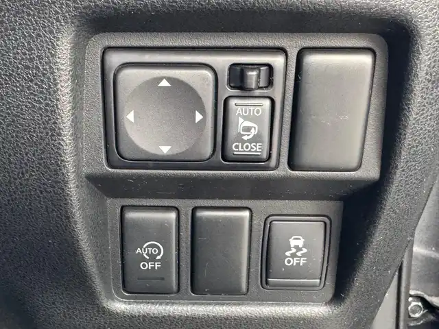 日産 ジューク 15RX タイプV 滋賀県 2013(平25)年 8.8万km ガンＭ 純正フルセグナビ/　フルセグ Bluetooth CD DVD SD AM FM/バックカメラ/ビルトインETC/スマートキー×2/プッシュスタート/取扱説明書/保証書/電動格納ミラー/パワーステアリング/パワーウィンドウ/