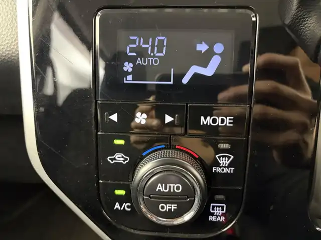 トヨタ タンク カスタムG－T 愛知県 2018(平30)年 4.7万km パールホワイトⅢ スマートアシストII/衝突回避支援システム/車線逸脱警報/純正9インチナビ/CD/DVD/Bluetooth/フルセグTV/バックカメラ/ビルトインETC2.0/両側パワースライドドア/LEDヘッドライト/フォグランプ/純正15インチアルミホイール/取扱説明書/スペアキー