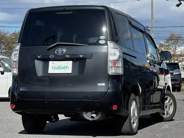 トヨタ ヴォクシー X Lエディション 道央・札幌 2012(平24)年 9.8万km ブラック ４WD/社外HDDナビ/AM/FM/BT/CD/DVD/SD/フルセグ/バックカメラ/ビルトインETC/ステアリングリモコン/MTモード付AT/リモコンキー/オートライト/電動格納ミラー/ウィンカーミラー/純正フロアマット/ドアバイザー