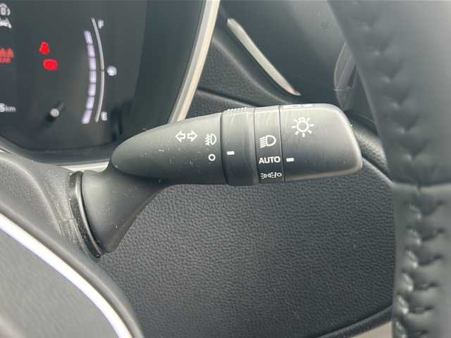 トヨタ カローラ クロス ハイブリッド S 愛知県 2023(令5)年 1.3万km シルバーメタリック /ワンオーナー/禁煙車/純正ＨＤＤナビ/　AM/FM/BT/Miracast/フルセグＴＶ/純正前後ドライブレコーダー/クルーズコントロール（ACC）/レーンキープアシスト（LTA/LDA）/前後クリアランスソナー（ICS）/バック・全方位カメラ/ビルトインETC2.0/電子パーキング/パーキングアシスト/ルーフレール/オートライト/LEDヘッドライト/フォグランプ/純正17インチAW/社外フロアマット/W＋サイドエアバック/保証書/取説/スペアキー