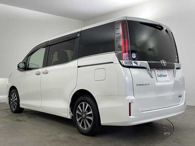 トヨタ エスクァイア Gi 兵庫県 2018(平30)年 3.9万km ホワイトパールクリスタルシャイン ・ワンオーナー車/・ALPINE9型ナビ/BT/CD/DVD/SD/USB/TV/・バックカメラ/・トヨタセーフティセンス/・プリクラッシュセーフティ/・レーンディバーチャーアラート/・オートマチックハイビーム/・先行車発進告知機能/・クルーズコントロール/・横滑り防止装置/・クリアランスソナー/・アイドリングストップ/・両側パワースライドドア/・ステアリングスイッチ/・ビルトインETC/・純正フロアマット/・MTモード付AT/・LEDヘッドライト/・LEDフォグランプ/・純正15インチアルミホイール/・前後ドライブレコーダー/・ビルトインETC/・スマートキー/・取扱説明書/・保証書