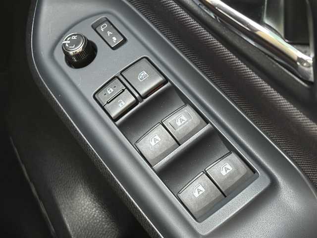 トヨタ ヴォクシー ZS 煌 愛媛県 2015(平27)年 9万km ブラック カロッツェリア 9インチナビ/フルセグTV DVD SD MSV Bluetooth/カロッツェリア フリップダウンモニター/両側パワースライドドア/バックカメラ/LEDヘッドライト/オートライト/フォグランプ/7名乗車/ドライブレコーダー　ZDR012/ビルトインETC/純正フロアマット/後席エアコン/スマートキー2個/純正16インチアルミ/取扱説明書・保証書/禁煙車