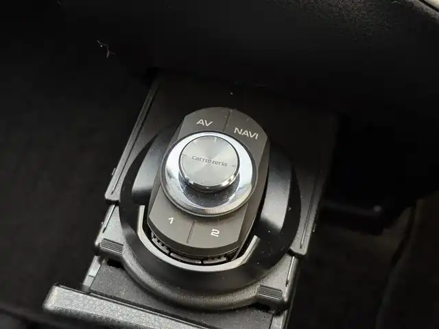 トヨタ ヴォクシー ZS 煌 愛媛県 2015(平27)年 9万km ブラック カロッツェリア 9インチナビ/フルセグTV DVD SD MSV Bluetooth/カロッツェリア フリップダウンモニター/両側パワースライドドア/バックカメラ/LEDヘッドライト/オートライト/フォグランプ/7名乗車/ドライブレコーダー　ZDR012/ビルトインETC/純正フロアマット/後席エアコン/スマートキー2個/純正16インチアルミ/取扱説明書・保証書/禁煙車