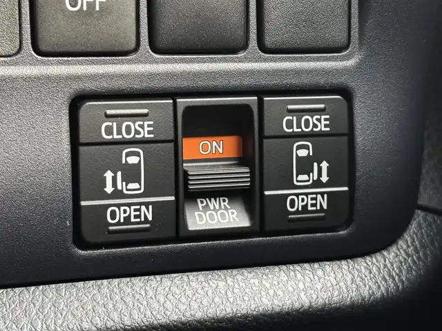 トヨタ ヴォクシー ZS 煌 愛媛県 2015(平27)年 9万km ブラック カロッツェリア 9インチナビ/フルセグTV DVD SD MSV Bluetooth/カロッツェリア フリップダウンモニター/両側パワースライドドア/バックカメラ/LEDヘッドライト/オートライト/フォグランプ/7名乗車/ドライブレコーダー　ZDR012/ビルトインETC/純正フロアマット/後席エアコン/スマートキー2個/純正16インチアルミ/取扱説明書・保証書/禁煙車