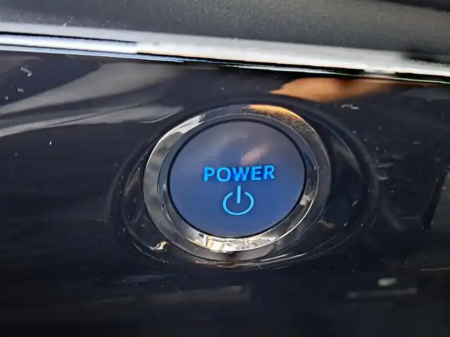 トヨタ プリウス SセーフティプラスⅡ 大阪府 2021(令3)年 14.8万km プラチナホワイトパールマイカ /禁煙//ワンオーナー//純正SDナビ【NSZT-Y68T】//バックカメラ//衝突軽減ブレーキ//クルーズコントロール//レーンキープアシスト//オートハイビーム//社外３６０°ドラレコ【dAction DC5000】//スマートキーｘ２//プッシュスタート