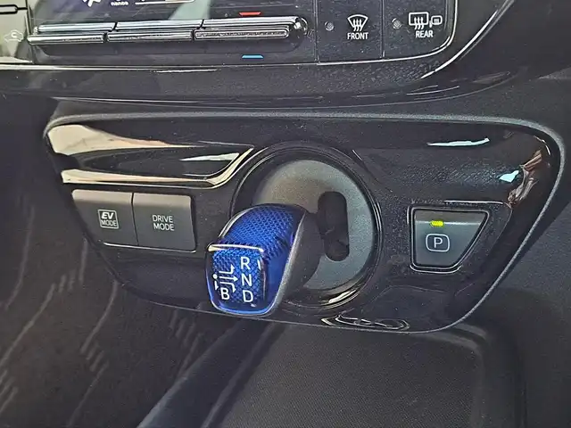 トヨタ プリウス SセーフティプラスⅡ 大阪府 2021(令3)年 14.8万km プラチナホワイトパールマイカ /禁煙//ワンオーナー//純正SDナビ【NSZT-Y68T】//バックカメラ//衝突軽減ブレーキ//クルーズコントロール//レーンキープアシスト//オートハイビーム//社外３６０°ドラレコ【dAction DC5000】//スマートキーｘ２//プッシュスタート