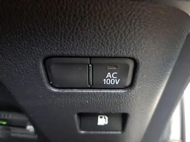 トヨタ プリウス SセーフティプラスⅡ 大阪府 2021(令3)年 14.8万km プラチナホワイトパールマイカ /禁煙//ワンオーナー//純正SDナビ【NSZT-Y68T】//バックカメラ//衝突軽減ブレーキ//クルーズコントロール//レーンキープアシスト//オートハイビーム//社外３６０°ドラレコ【dAction DC5000】//スマートキーｘ２//プッシュスタート