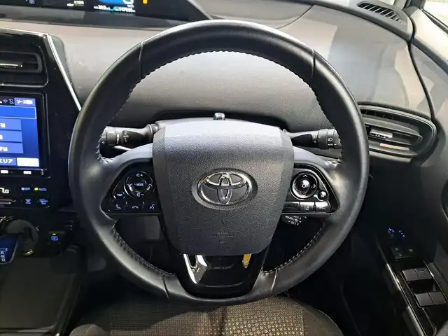 トヨタ プリウス SセーフティプラスⅡ 大阪府 2021(令3)年 14.8万km プラチナホワイトパールマイカ /禁煙//ワンオーナー//純正SDナビ【NSZT-Y68T】//バックカメラ//衝突軽減ブレーキ//クルーズコントロール//レーンキープアシスト//オートハイビーム//社外３６０°ドラレコ【dAction DC5000】//スマートキーｘ２//プッシュスタート