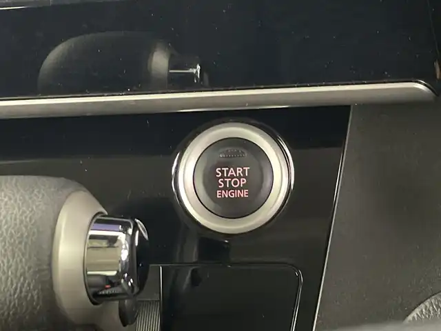 日産 デイズ ルークス ハイウェイスターX 埼玉県 2017(平29)年 4.4万km ブラック 純正ナビ/アラウンドビューモニター/ドライブレコーダー/ETC/衝突被害軽減ブレーキ/オートマティックハイビーム/LEDライト/純正フロアマット/サーキュレーター/サンバイザー/片側パワースライドドア/プッシュスタート