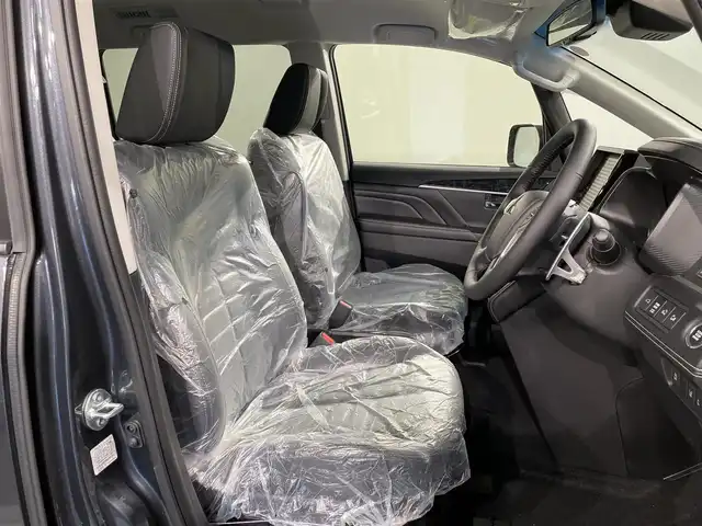 三菱 デリカＤ：５ シャモニー 愛知県 2025(令7)年 0.1千km グラファイトグレーメタリック/ブラックマイカ 登録済未使用車/衝突軽減ブレーキ/両側電動スライドドア/全方位カメラ/レーダークルーズコントロール/100V電源/シートヒーター/LEDヘッドライト/ステアリングヒーター/パワーシート/電動リアゲート/レーンキープアシスト/オートハイビーム/プッシュスタート/スマートキー/アイドリングストップ/純正アルミホイール/オートライト/ディーゼル/ターボ/4WD/ブラインドスポットモニター/パドルシフト/ハーフレザーシート/ウィンカーミラー/電動格納ミラー/フォグランプ/ステアリングリモコン/横滑り防止装置/電動パーキングブレーキ/オートブレーキホールド/CHAMONIX (8人)　4WD　e-Assist/オリジナルナビ取付パッケージ＋リアモニター取付パッケージ(25/300)　ステップレス　（8人）