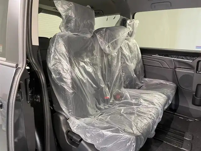 三菱 デリカＤ：５ シャモニー 愛知県 2025(令7)年 0.1千km グラファイトグレーメタリック/ブラックマイカ 登録済未使用車/衝突軽減ブレーキ/両側電動スライドドア/全方位カメラ/レーダークルーズコントロール/100V電源/シートヒーター/LEDヘッドライト/ステアリングヒーター/パワーシート/電動リアゲート/レーンキープアシスト/オートハイビーム/プッシュスタート/スマートキー/アイドリングストップ/純正アルミホイール/オートライト/ディーゼル/ターボ/4WD/ブラインドスポットモニター/パドルシフト/ハーフレザーシート/ウィンカーミラー/電動格納ミラー/フォグランプ/ステアリングリモコン/横滑り防止装置/電動パーキングブレーキ/オートブレーキホールド/CHAMONIX (8人)　4WD　e-Assist/オリジナルナビ取付パッケージ＋リアモニター取付パッケージ(25/300)　ステップレス　（8人）