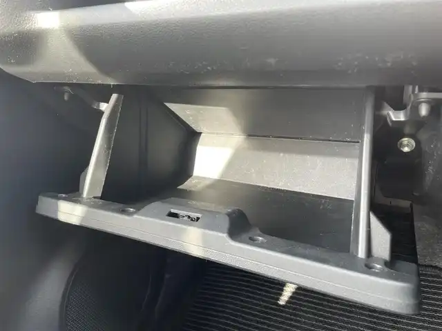 ダイハツ ミラ イース L SAⅢ 滋賀県 2018(平30)年 2.3万km ブライトシルバーメタリック 衝突軽減ブレーキ/横滑り防止装置/ドライブレコーダー前後/アイドリングストップ/オートハイビーム/ヘッドライトレベリング/コーナーセンサー/リモコンキー/スペアキー/ドアバイザー/夏タイヤ積込み