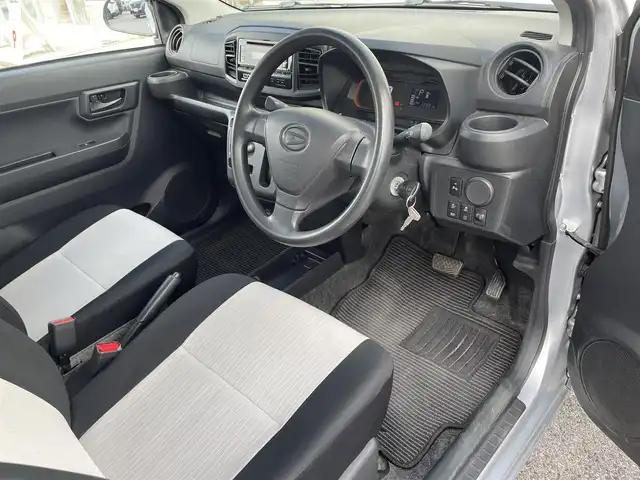 ダイハツ ミラ イース L SAⅢ 滋賀県 2018(平30)年 2.3万km ブライトシルバーメタリック 衝突軽減ブレーキ/横滑り防止装置/ドライブレコーダー前後/アイドリングストップ/オートハイビーム/ヘッドライトレベリング/コーナーセンサー/リモコンキー/スペアキー/ドアバイザー/夏タイヤ積込み