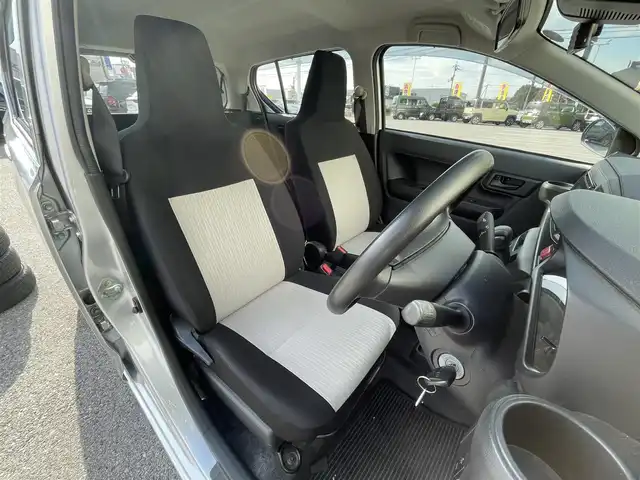 ダイハツ ミラ イース L SAⅢ 滋賀県 2018(平30)年 2.3万km ブライトシルバーメタリック 衝突軽減ブレーキ/横滑り防止装置/ドライブレコーダー前後/アイドリングストップ/オートハイビーム/ヘッドライトレベリング/コーナーセンサー/リモコンキー/スペアキー/ドアバイザー/夏タイヤ積込み