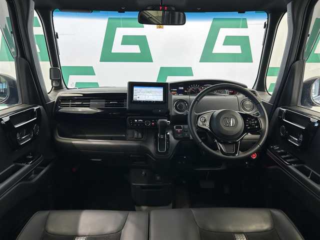 ホンダ Ｎ ＢＯＸ カスタム L ターボ 鹿児島県 2023(令5)年 0.8万km クリスタルブラックパール 社外7インチメモリナビ（AVIC-RZ812）/バックカメラ/両側パワースライドドア/ビルトインETC/ホンダセンシング/アダプティブクルーズコントロール/フルセグTV/パドルシフト/電動パーキング/ブレーキホールド/本革巻きステアリング/LEDヘッドライト/フォグランプ/純正フロアマット/純正15インチアルミホイール/純正ドアバイザー