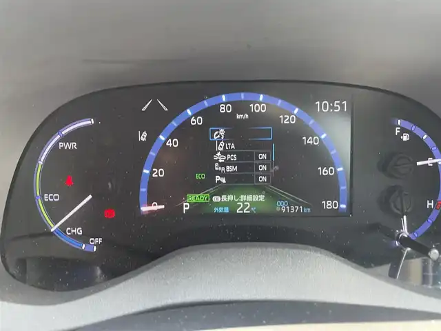 トヨタ ヤリスクロス ハイブリッド Z 熊本県 2021(令3)年 9.2万km ブラックマイカ/ベージュ 2トーン ワンオーナー/純正ディスプレイオーディオ/・AM/FM/BT/・アップルカープレイ／アンドロイドオート/・フルセグTV/・ナビキット/全周囲カメラ/トヨタセーフティセンス/・レーントレーシングアシスト/・プリクラッシュセーフティ/・ブラインドスポットモニター/・クリアランスソナー/・リアクロストラフィックアラート/・パーキングサポートブレーキ/・ロードサインアシスト/・オートマチックハイビーム/先行車発進お知らせ機能/前後ドライブレコーダー/D席パワーシート/・D/N席シートヒーター/電動リアゲート/オートライト/・ヘッドライトレベライザー/・LEDヘッドライト/ドアバイザー/革巻きステアリング/・ステアリングリモコン/電動格納ミラー/・ウィンカーミラー/電動パーキングブレーキ/・ブレーキホールドスイッチ/EVMODE/DRIVEMODE/純正アルミホイール/純正フロアマット/スマートキー/・スペアキー