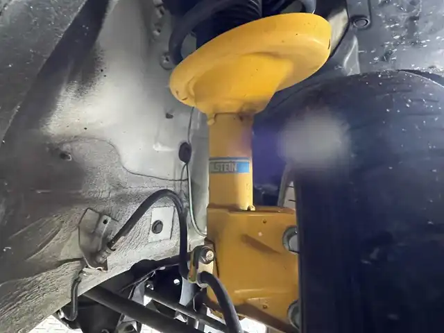 スバル レヴォーグ 1．6GT－S アイサイト 岩手県 2014(平26)年 2.3万km クリスタルホワイトP ワンオーナー/４WD/ターボ/メーカーオプション本革シート/ビルシュタインダンパー/アイサイトVer.3/プリクラッシュブレーキ/全車速追従機能付きクルーズコントロール/アクティブレーンキープ/AT誤発進抑制機能/横滑り防止装置/アイドリングストップ/パドルシフト/パワーシート/シートヒーター/純正ナビ/（CD/DVD/フルセグ/SD/USB）/ステアリングスイッチ/バックカメラ/ETC/LEDヘッドライト/LEDアクセサリーライナー/フロント・リヤフォグランプ/純正18インチアルミホイール