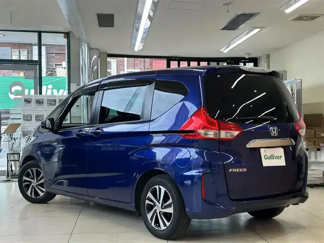 ホンダ フリード G ホンダセンシング 東京都 2017(平29)年 4.5万km コバルトブルーパール ワンオーナー/純正ナビ/（VXM-174VFXI）/（CD/DVD/フルセグ/Bluetooth）/バックカメラ/F/Rコーナーセンサー/ブラックハーフレザーシート/両側パワースライドドア/レーダークルーズ/プリクラッシュセーフティ/LKA/スマートキー/プッシュスタート/スペアキー/ドラレコ/（ND-DVR10）/オートライト/LEDヘッドライト/純正フォグライト/革巻きステアリング/ステアリングスイッチ/リアロールサンシェード/ISOFIX/リアプライバシーガラス/電動格納ウィンカーミラー/AC100V/アイドリングストップ/ETC/バイザー/純正15インチアルミホイール/W+サイド+カーテンSRS&ABS/横滑防止装置/新車時保証書/取扱説明書