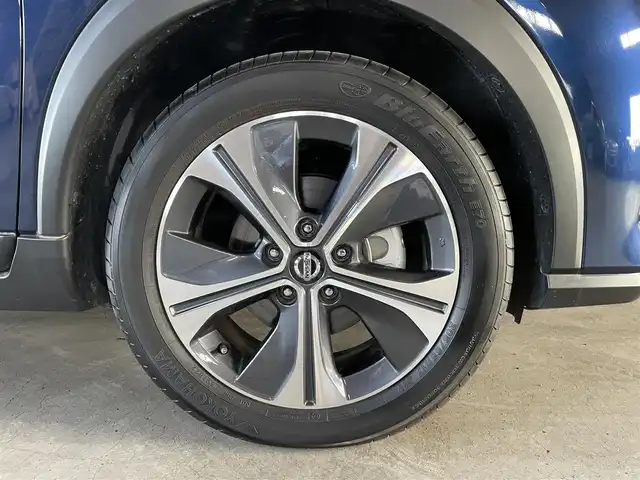 日産 キックス X 神奈川県 2022(令4)年 0.4万km 青Ⅱ 純正メモリナビ/(フルセグ/Bluetooth/SD/DVD/USB)/アラウンドビューモニター/プロパイロット/レーダークルーズコントロール/前方ドライブレコーダー/ビルトインETC/インテリジェントエマージェンシーブレーキ/デジタルインナーミラー/前席シートヒーター/ステアリングヒーター/電動パーキングブレーキ/オートブレーキホールド/純正フロアマット/横滑り防止装置/取扱説明書/保証書/スペアキー×1