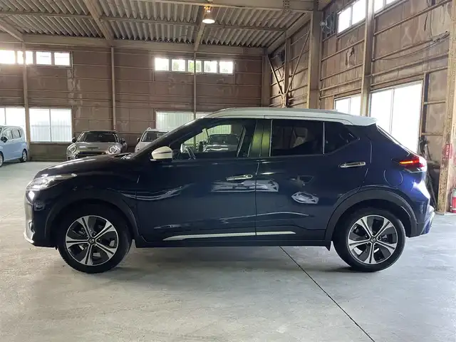 日産 キックス X 神奈川県 2022(令4)年 0.4万km 青Ⅱ 純正メモリナビ/(フルセグ/Bluetooth/SD/DVD/USB)/アラウンドビューモニター/プロパイロット/レーダークルーズコントロール/前方ドライブレコーダー/ビルトインETC/インテリジェントエマージェンシーブレーキ/デジタルインナーミラー/前席シートヒーター/ステアリングヒーター/電動パーキングブレーキ/オートブレーキホールド/純正フロアマット/横滑り防止装置/取扱説明書/保証書/スペアキー×1