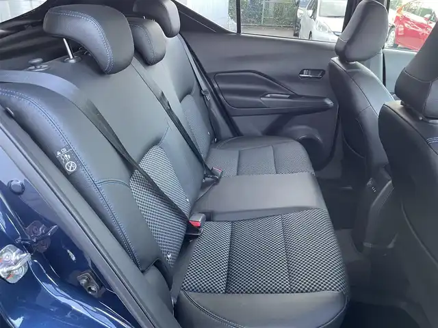 日産 キックス X 神奈川県 2022(令4)年 0.4万km 青Ⅱ 純正メモリナビ/(フルセグ/Bluetooth/SD/DVD/USB)/アラウンドビューモニター/プロパイロット/レーダークルーズコントロール/前方ドライブレコーダー/ビルトインETC/インテリジェントエマージェンシーブレーキ/デジタルインナーミラー/前席シートヒーター/ステアリングヒーター/電動パーキングブレーキ/オートブレーキホールド/純正フロアマット/横滑り防止装置/取扱説明書/保証書/スペアキー×1