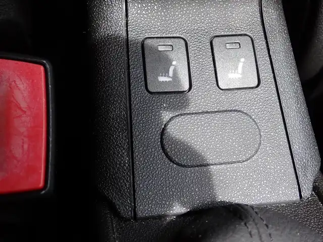 アルファロメオ ミト コンペティツィオーネ 千葉県 2012(平24)年 3万km 赤 社外ナビゲーション/・CD/DVD/AM/FM/フルセグTV/シートヒーター/HIDヘッドライト/レザーシート/ドライブレコーダー/電動格納ミラー/純正フロアマット/取扱説明書/保証書